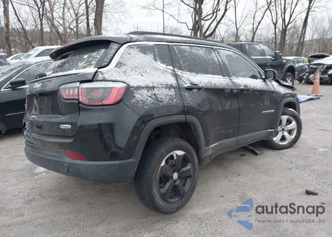 2018 Jeep Compass Latitude 4X4 z USA, uszkodzony, nr VIN 3C4NJDBB4JT185442